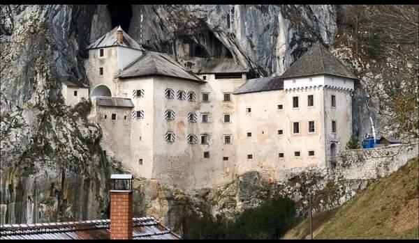 《CS:GO》城堡地图现实对比1