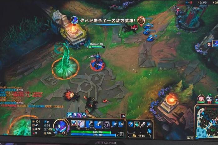 英雄联盟比赛用的显示器都是多大的2